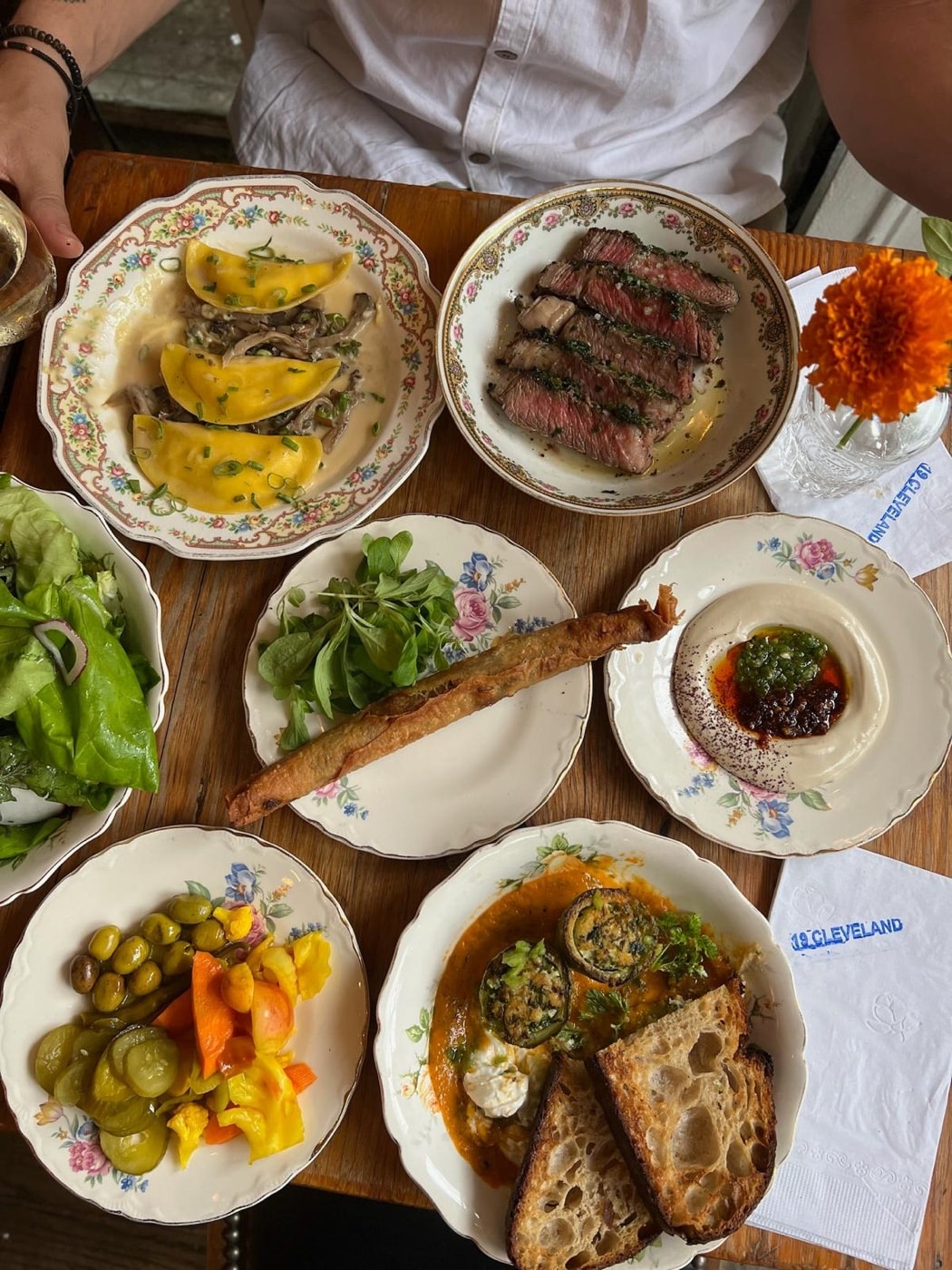 Mediterranean Food for Groups: What to Order When Dining Together